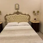 La Dimora Di Partenope Habitación en casa particular Nápoles